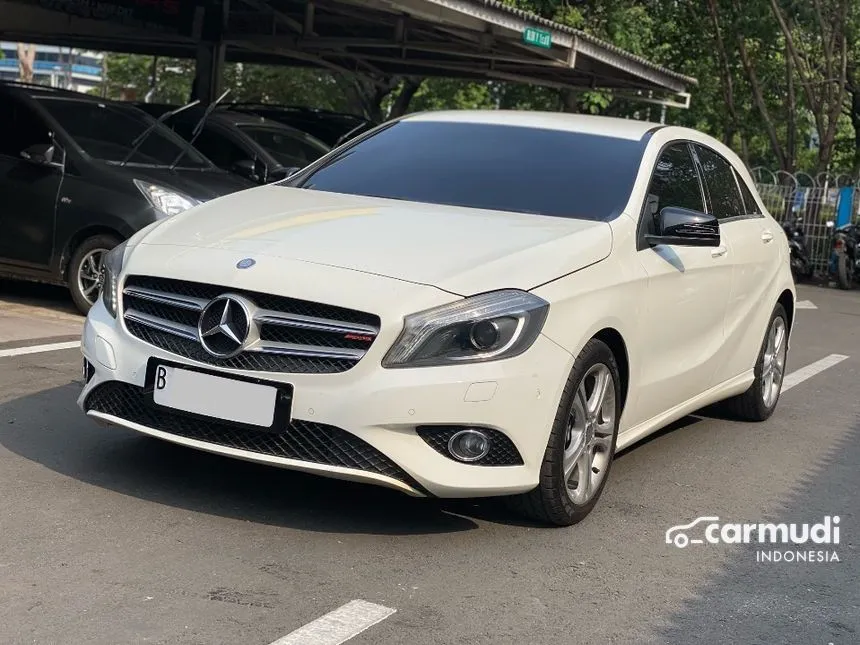 2013 Mercedes-Benz A200 Urban Hatchback