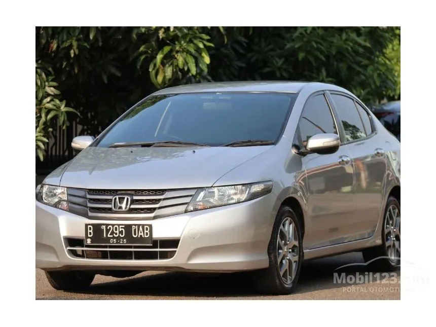 Jual Mobil Honda City 2010 E 1.5 di Jawa Barat Manual Sedan Silver Rp 113.000.000