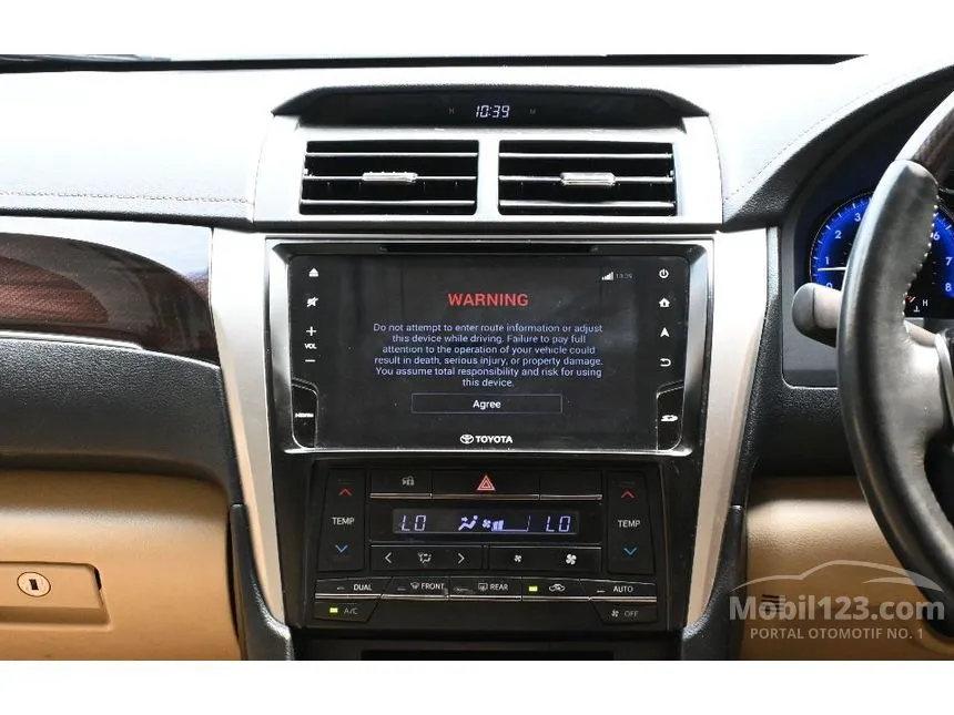 2018 Toyota Camry V Sedan
