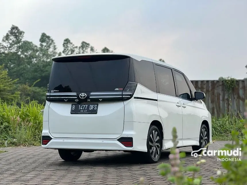 2022 Toyota Voxy MPV