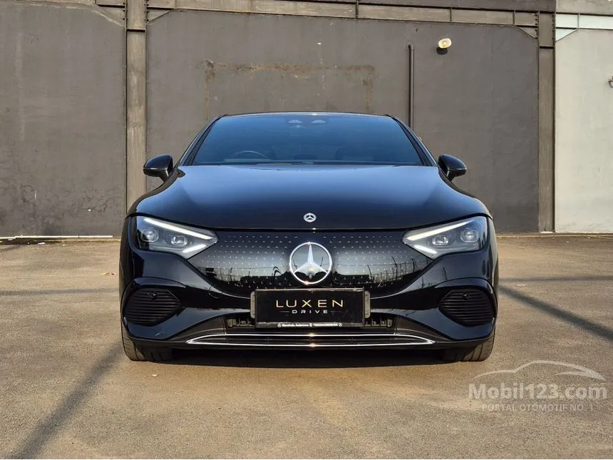2022 Mercedes-Benz EQE350+ Electric Art Line Sedan