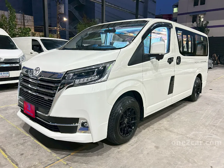 2025 Toyota HIACE GL Van