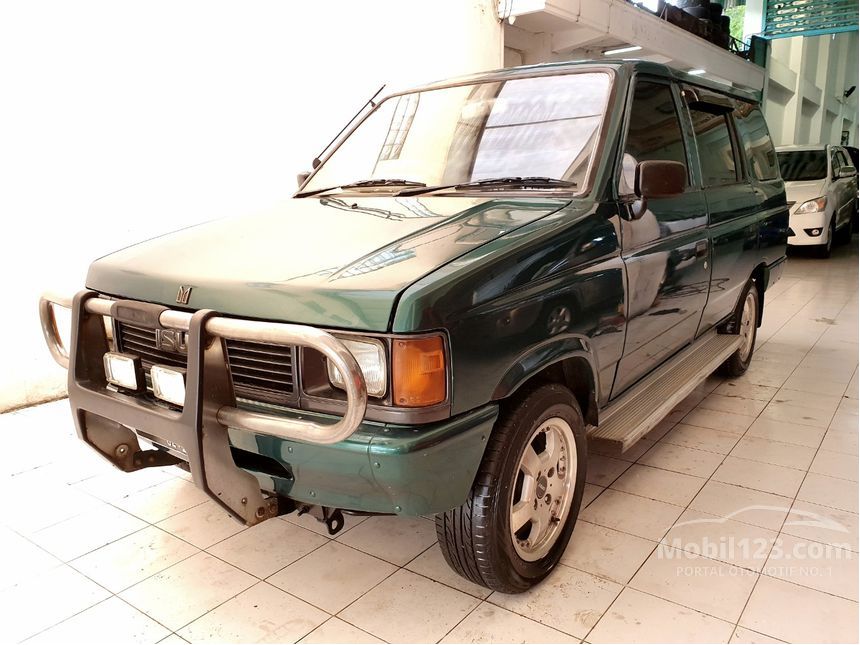 Jual Mobil Isuzu  Panther  1995 2 3 Manual 2 2 di Jawa Timur 