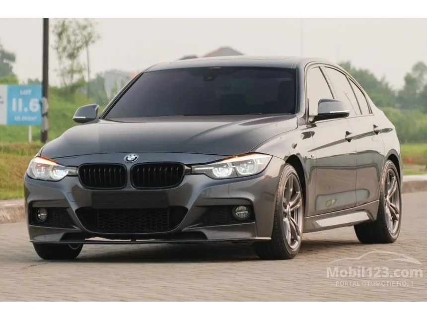 2019 BMW 330i Sport Shadow Edition Sedan