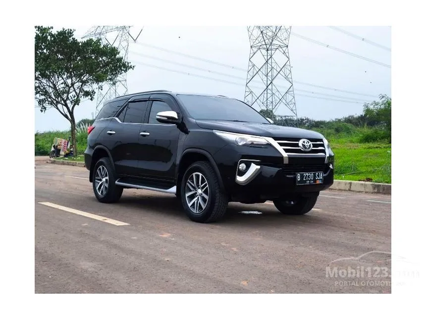 Jual Mobil Toyota Fortuner 2019 VRZ 2.4 di Banten Automatic SUV Hitam Rp 400.000.000