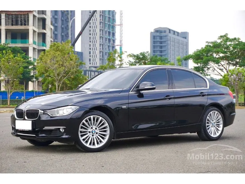 2014 BMW 328i Luxury Sedan
