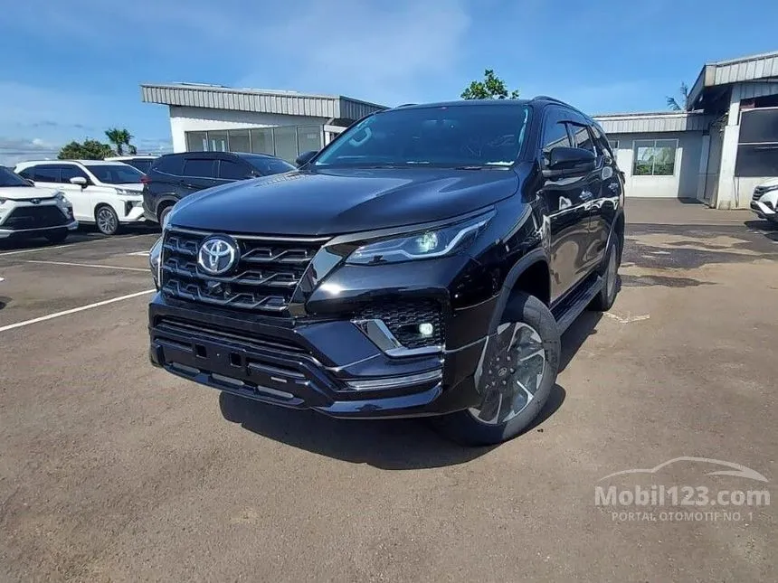 Jual Mobil Toyota Fortuner 2023 GR Sport 2.8 di DKI Jakarta Automatic SUV Hitam Rp 636.450.000