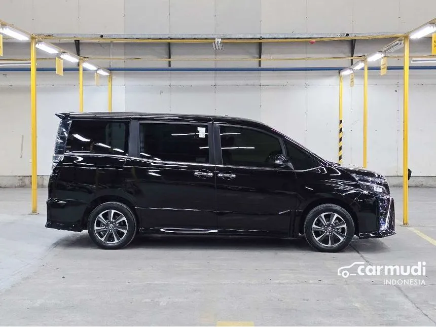 2020 Toyota Voxy MPV