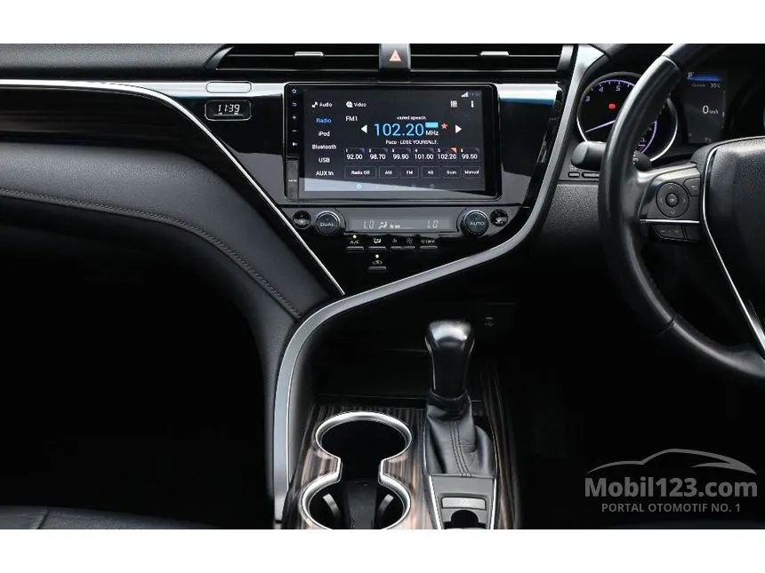 2020 Toyota Camry V Sedan