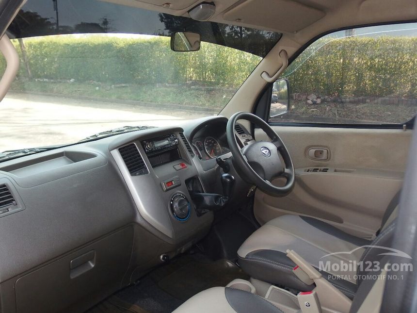 Jual Mobil Daihatsu Luxio 2012 D 1.5 di Jawa Timur Manual 