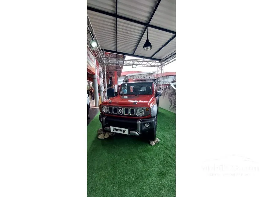 Jual Mobil Suzuki Jimny 2025 5 Door (2 Tone) 1.5 di Banten Automatic SUV Merah Rp 431.000.000