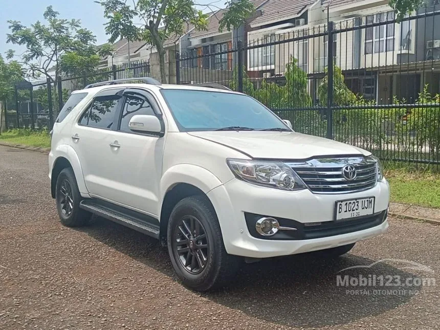 2015 Toyota Fortuner G Lux SUV