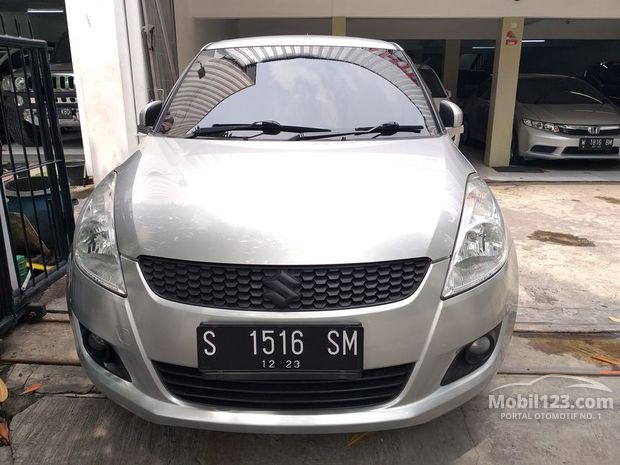 Suzuki Swift Mobil bekas dijual di Jawa-timur Indonesia 