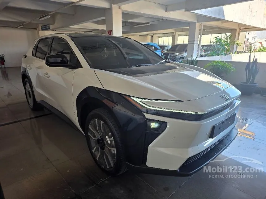 2026 Toyota BZ4X (2 Tone) SUV