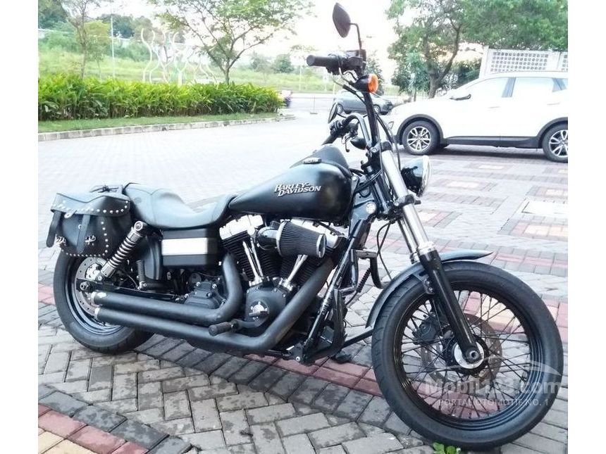 Jual Motor Harley Davidson Dyna 2011 1.6 di DKI Jakarta 