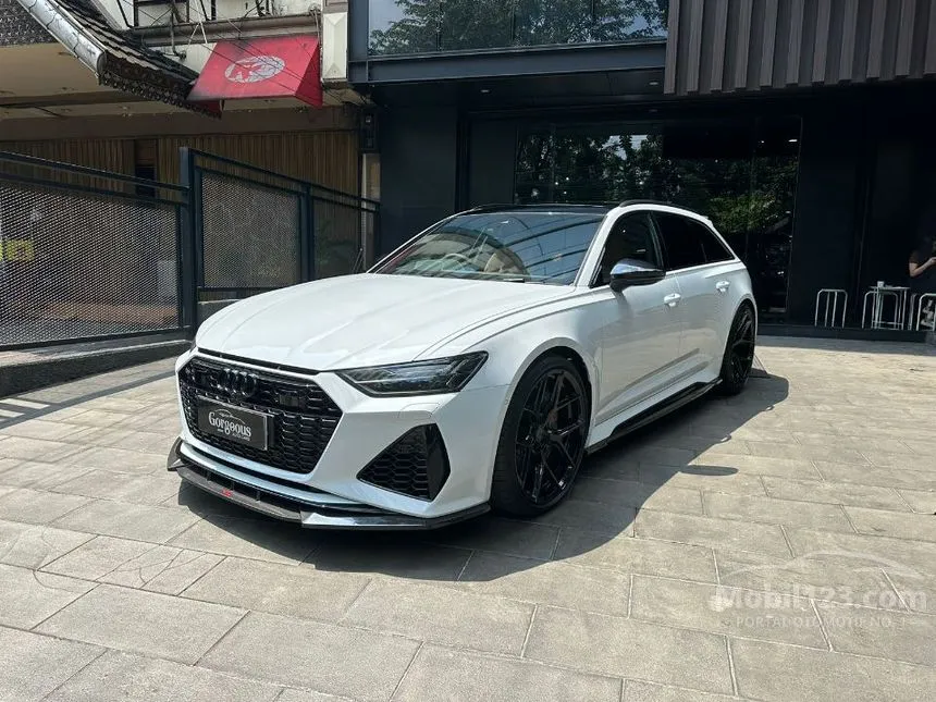 Jual Mobil Audi RS6 2023 Avant Vorsprung 4.0 di Jawa Barat Automatic Wagon Putih Rp 4.700.000.000