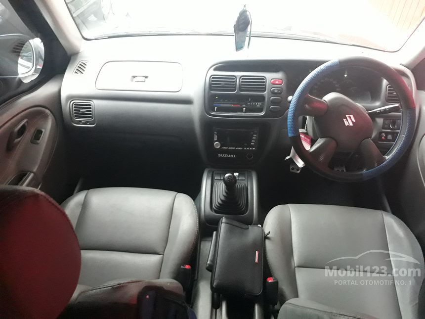 Jual Mobil  Suzuki  Escudo  2001 SQ 2 0 di Jawa  Timur  Manual 