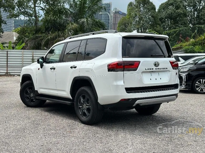 2022 Toyota Land Cruiser GR Sport SUV