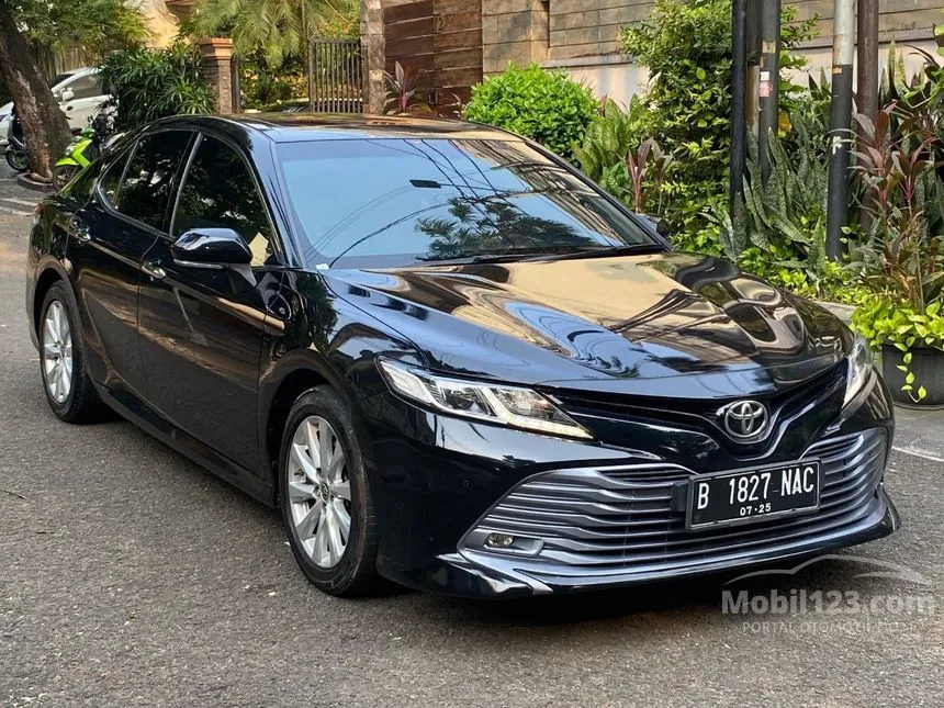 2020 Toyota Camry V Sedan