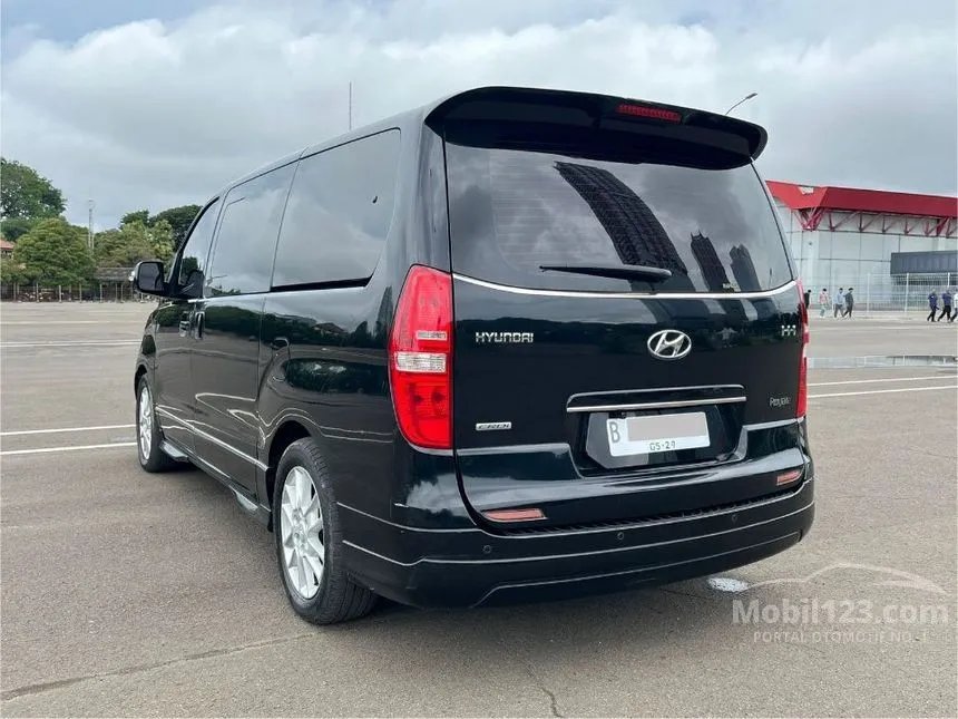 2015 Hyundai H-1 Royale Next Generation MPV