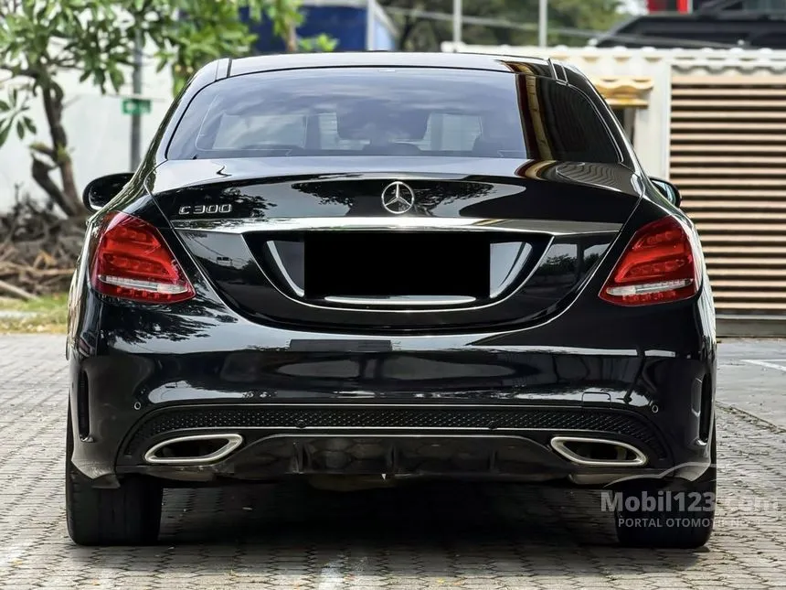2018 Mercedes-Benz C300 AMG Line Sedan