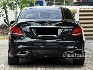 2018 Mercedes-Benz C300 2.0 AMG Line Sedan