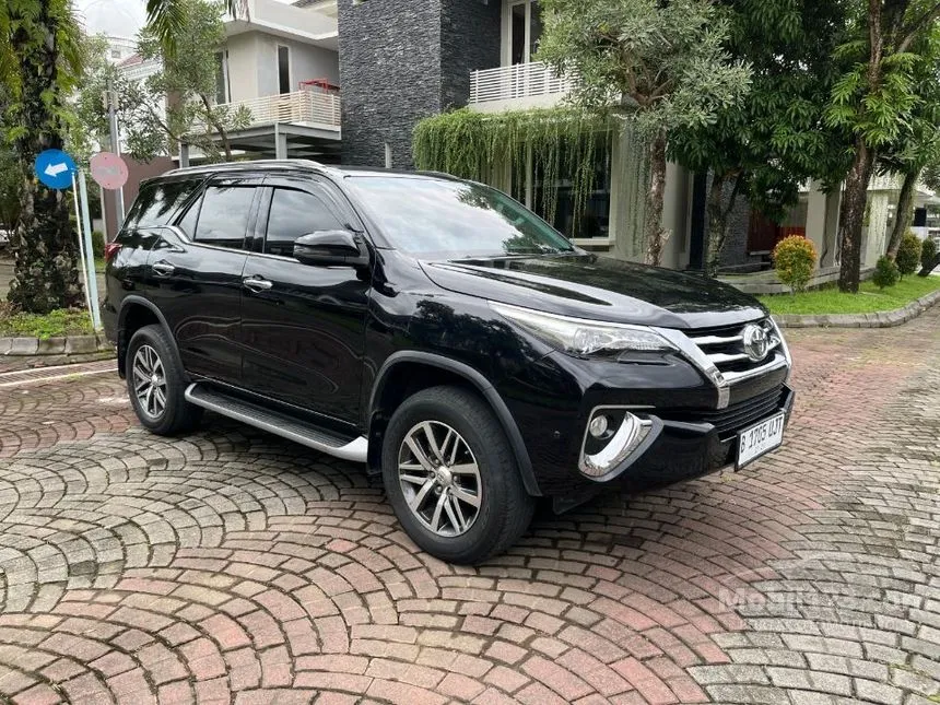 Jual Mobil Toyota Fortuner 2019 VRZ 4X2 2.4 di Yogyakarta Automatic SUV Hitam Rp 380.000.000