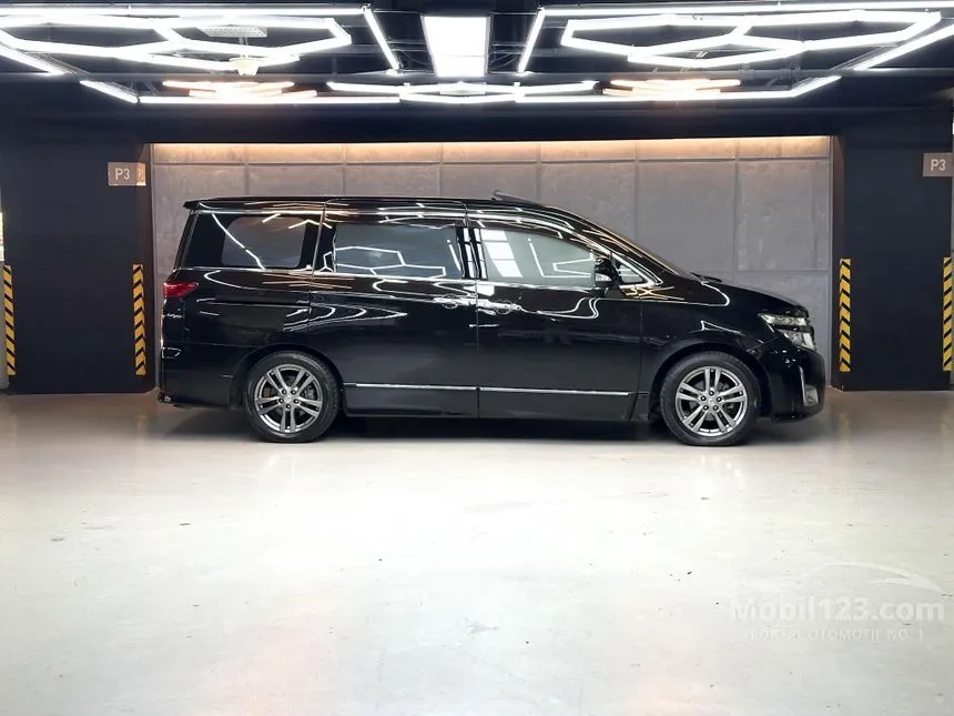 2011 Nissan Elgrand Highway Star MPV