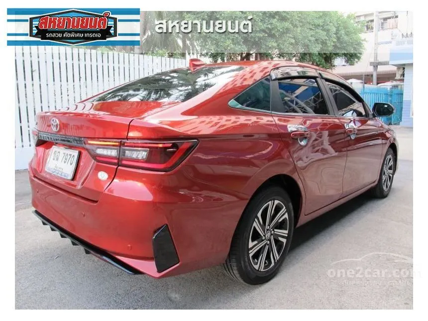 2024 Toyota Yaris Ativ Premium Sedan