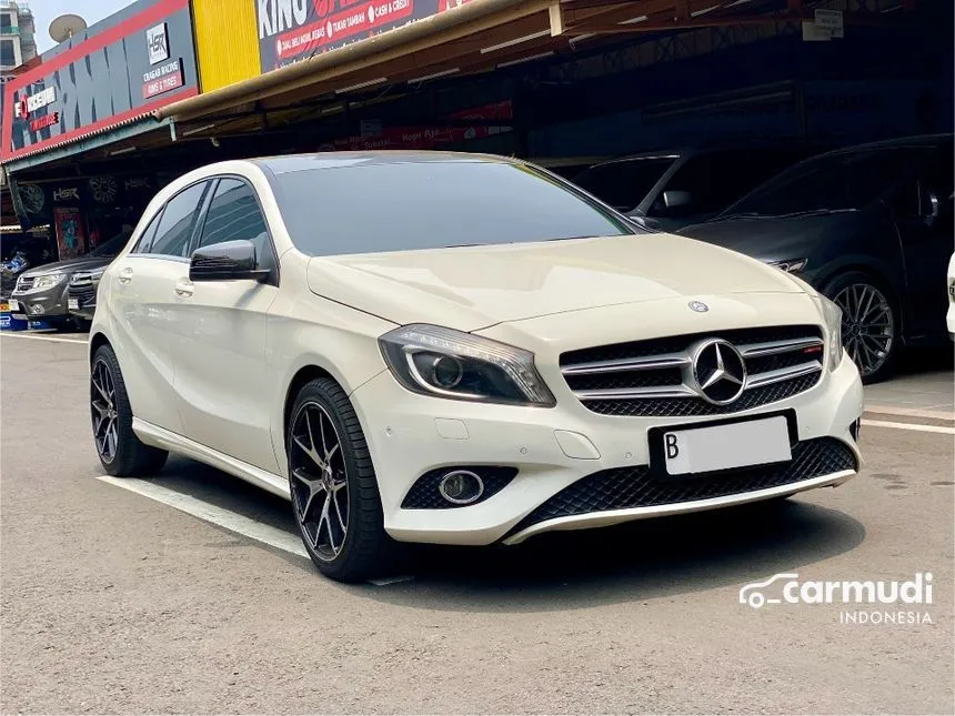 2013 Mercedes-Benz A200 Urban Hatchback