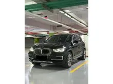 2023 BMW X5 3.0 xDrive40i xLine SUV 7 Seaters Black on Black (Faktur 2024) Odo 20 Rb (TERMURAH)