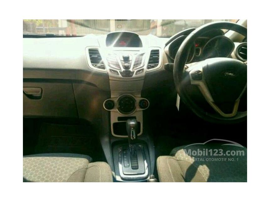 Jual Mobil Ford Fiesta 2010 Sport 1.6 di DKI Jakarta 