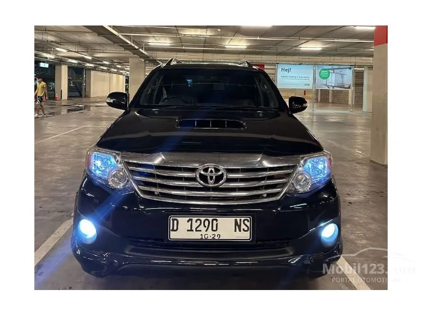 Jual Mobil Toyota Fortuner 2013 G TRD VNT 2.5 di Jawa Barat Automatic SUV Hitam Rp 280.000.000
