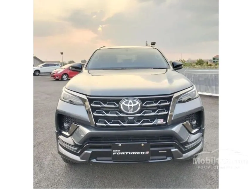 Jual Mobil Toyota Fortuner 2024 GR Sport 2.8 di Banten Automatic SUV Abu