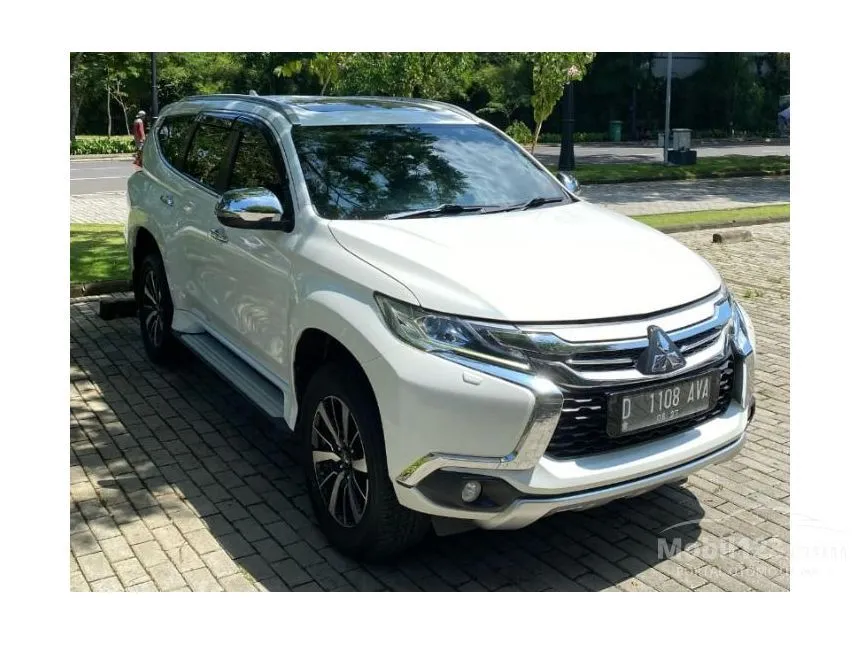 Jual Mobil Mitsubishi Pajero Sport 2017 Dakar 4X2 2.4 di Jawa Barat Automatic SUV Putih Rp 385.000.000