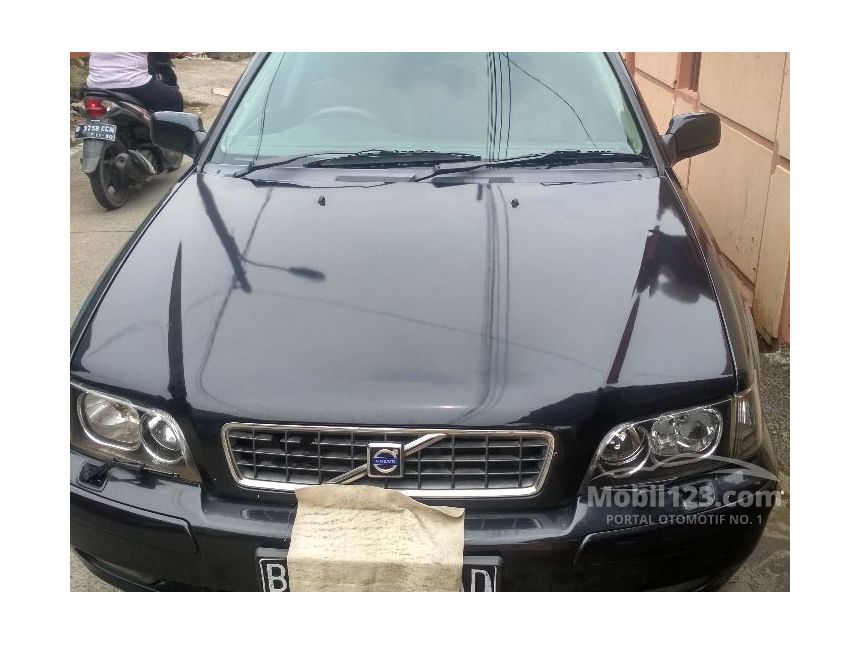 Jual Mobil  Volvo  S40 2003 Turbo 1 9 di Banten Automatic 