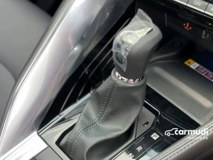 2025 Toyota Yaris Cross S HV SUV