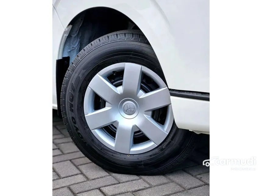 2025 Toyota Hiace Commuter Van