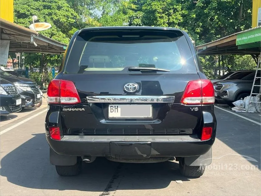 2010 Toyota Land Cruiser 200 Full spec SUV