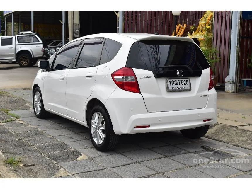 2012 Honda JAZZ V Hatchback