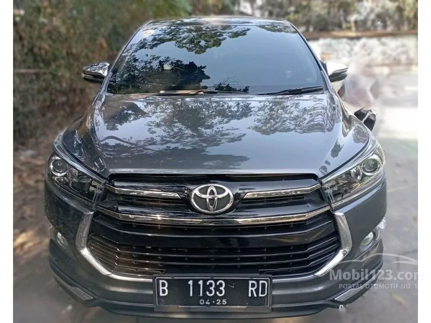 Jual Mobil Toyota Innova Venturer 2020 2.0 di Jawa Barat Automatic Wagon Abu