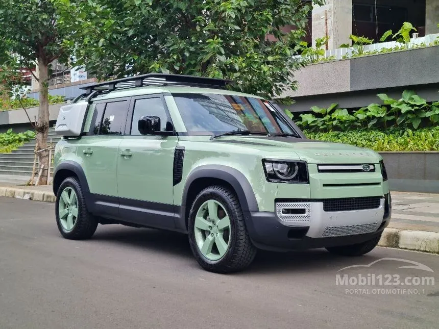 Jual Mobil Land Rover Defender 2023 110 P400e 75th Anniversary Edition 2.0 di DKI Jakarta Automatic SUV Lainnya Rp 3.100.000.000