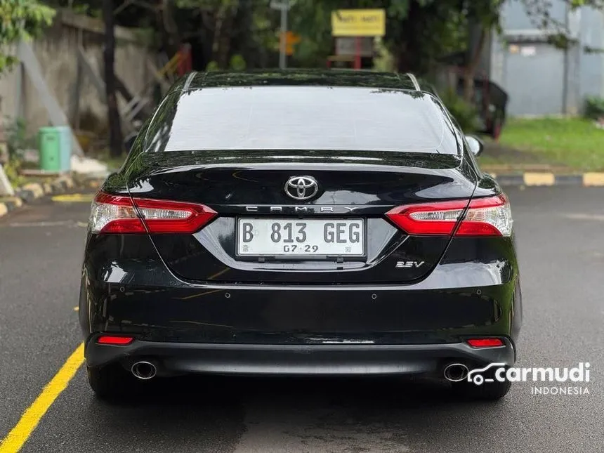 2019 Toyota Camry V Sedan