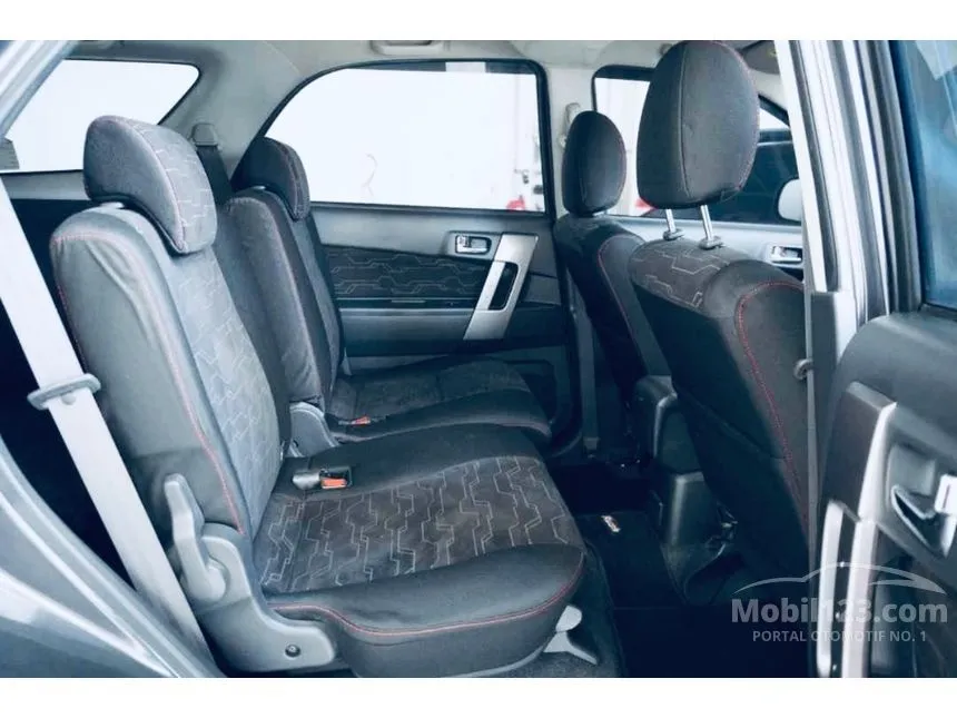 Jual Mobil Toyota Rush 2017 TRD Sportivo 1.5 di Jawa Barat Manual SUV Abu