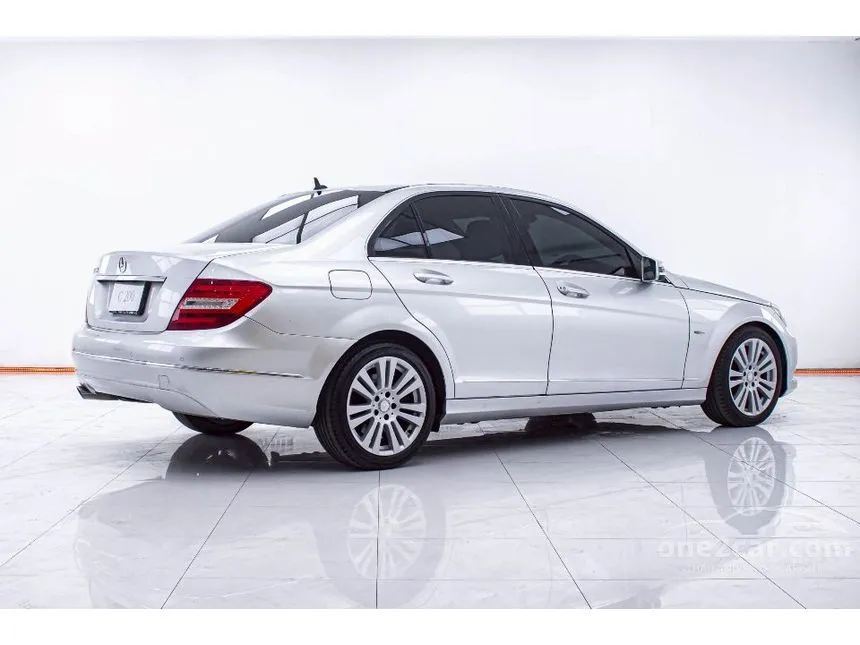 2013 Mercedes-Benz C200 CGI BlueEFFICIENCY Sedan