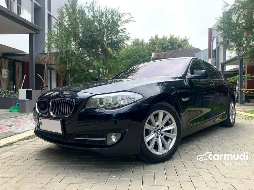 2012 BMW 520i Luxury Sedan