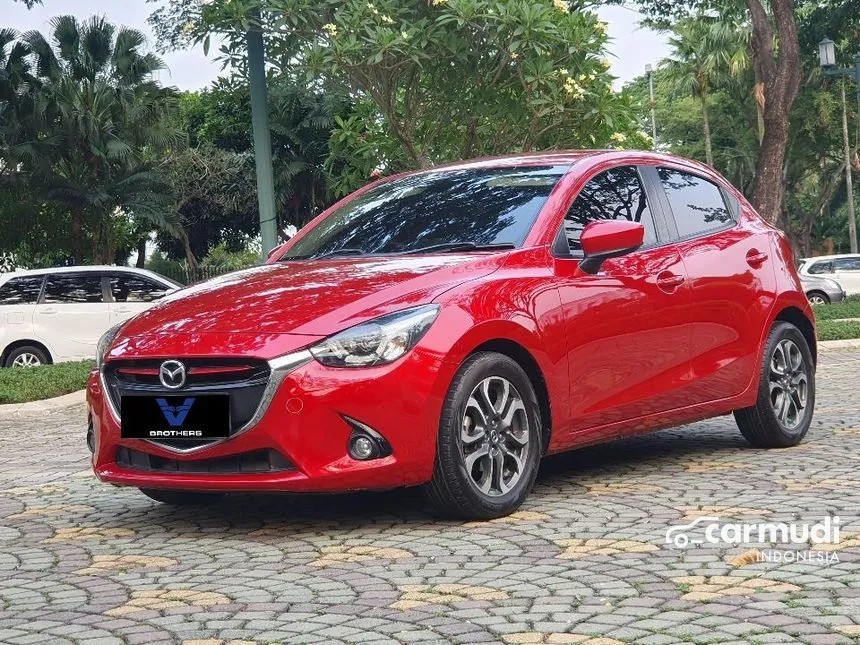 Jual Mobil Mazda 2 2015 R 1.5 di DKI Jakarta Automatic Hatchback Marun Rp 156.000.000