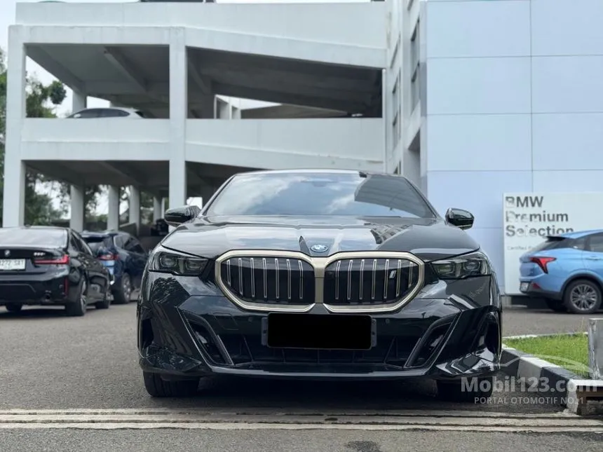 Jual Mobil BMW i5 2024 eDrive40 M Sport di DKI Jakarta Automatic Sedan Hitam Rp 1.699.000.000