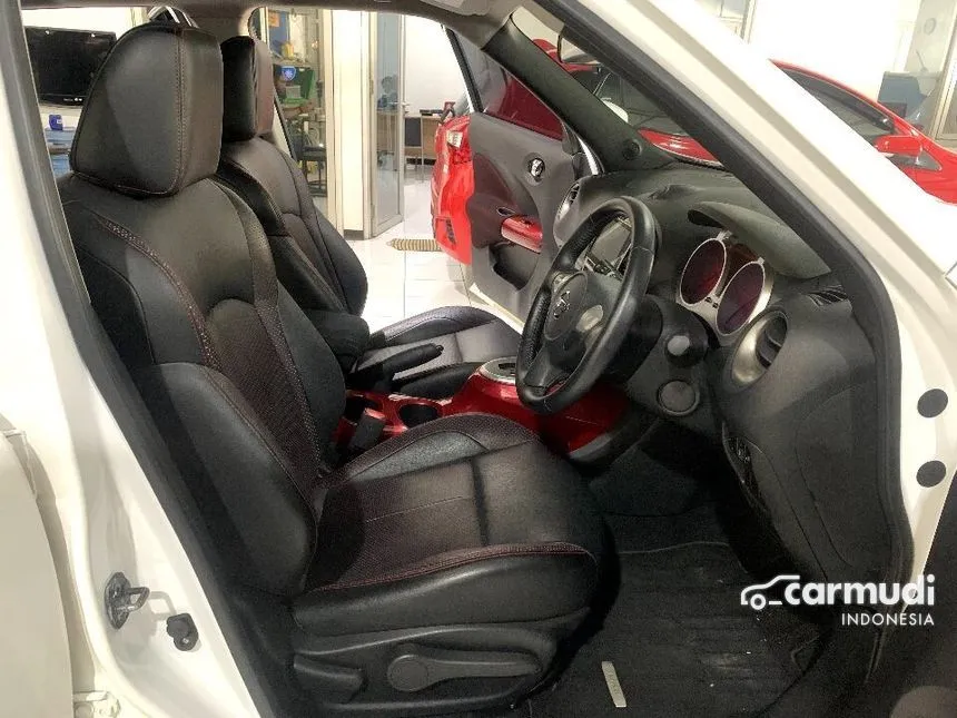 2018 Nissan Juke RX Red Interior SUV