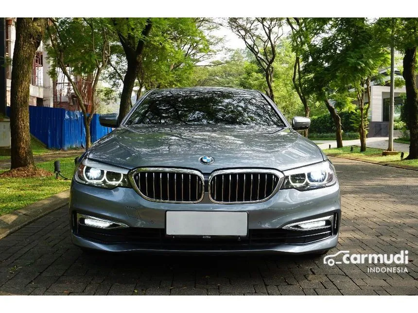 2017 BMW 530i Luxury Sedan
